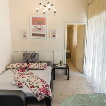 Perko アパート トロギール